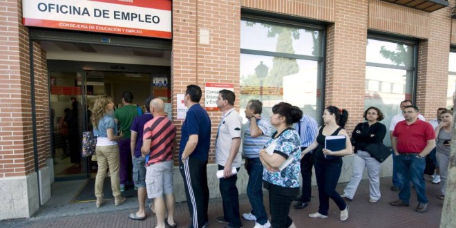 Un final d’estiu carregat de precarietat i atur