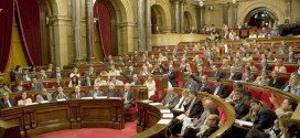 DAVANT EL TEATRE BURGÈS DE LES ELECCIONS: ORGANITZACIÓ I LLUITA!
